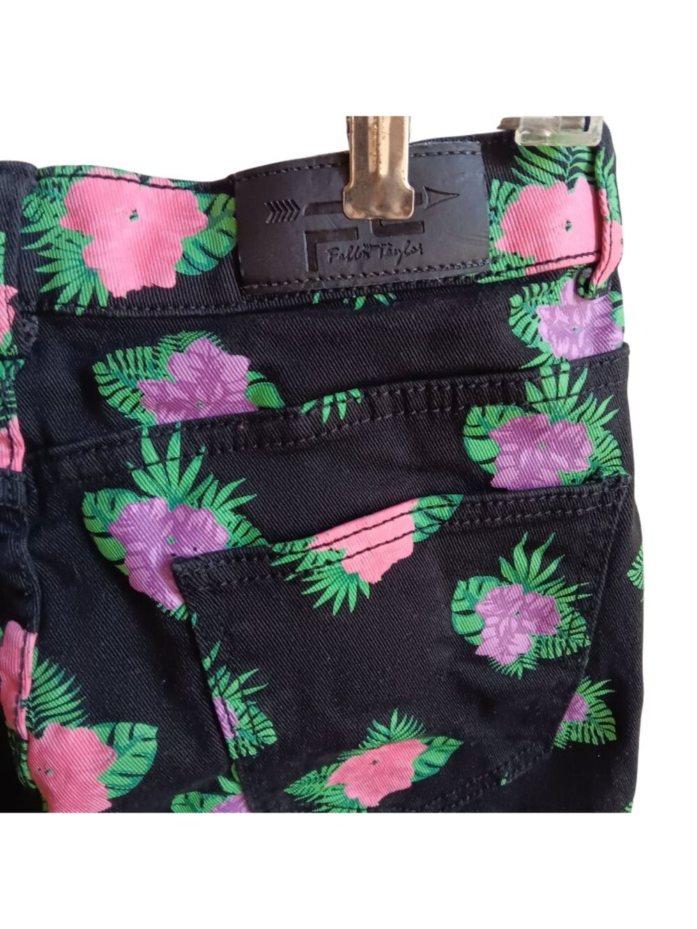 FALLON TAYLOR Women’s Jeans, 29 Floral Printed Stretch Bootcut Denim 29x33 Black